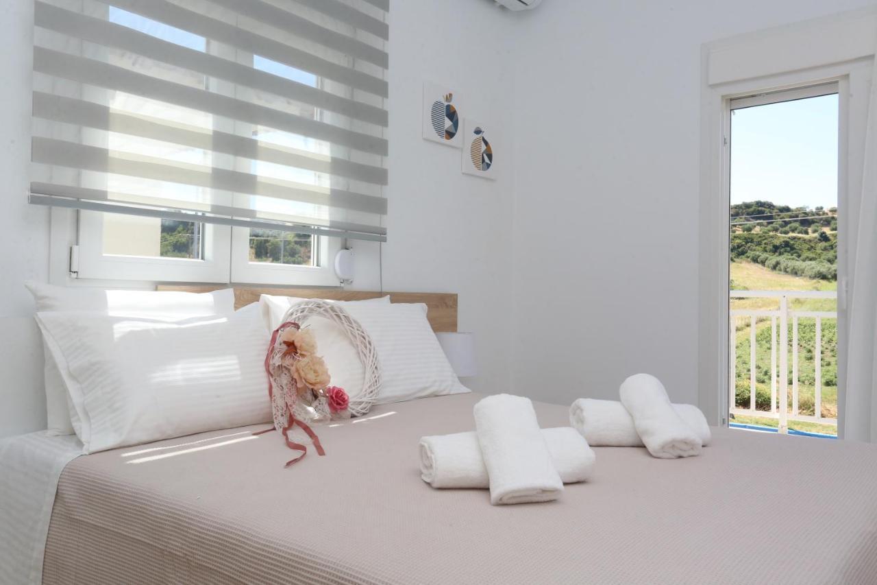 Mare Monte Luxury Apartments 1 네아 스키오니 외부 사진